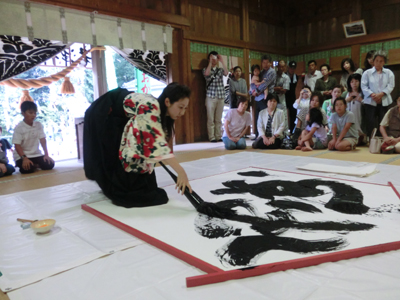 女性書道家:実演