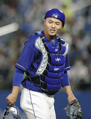 石橋捕手 “プロ初完投” 石橋捕手 “プロ初完投”