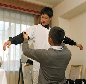 加藤、逆三角形ボディー 加藤、逆三角形ボディー