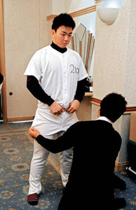 小笠原、背番号11に決定 小笠原、背番号11に決定