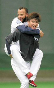 若松、背水マウンド 若松、背水マウンド