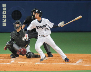 谷、必死打 1回に右前適時打 谷、必死打 1回に右前適時打