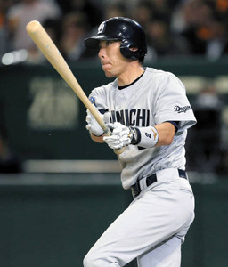 荒木、4安打 2000安打あと89 荒木、4安打 2000安打あと89