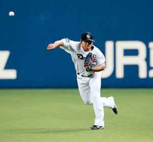 平田救った 好返球&2点適時打 平田救った 好返球&2点適時打