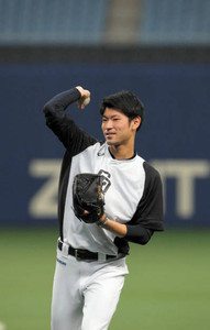 佐藤、憧れの先輩の前で2勝目だ 佐藤、憧れの先輩の前で2勝目だ