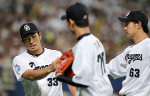 祖父江、頼もし!! 小熊救援…満塁ピンチ救い投げ 祖父江、頼もし!! 小熊救援…満塁ピンチ救い投げ