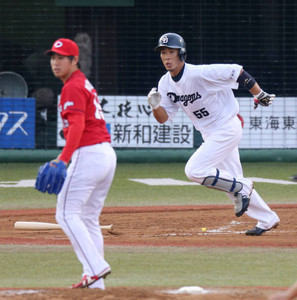 福田、2回無死一、三塁見せ場でゲッツー 福田、2回無死一、三塁見せ場でゲッツー