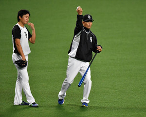 森監督、大野再生 カーブ習得へ直接指導 森監督、大野再生 カーブ習得へ直接指導