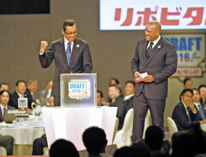 森監督、選手もクジも直前で変えた 冴えた勝負師の勘 森監督、選手もクジも直前で変えた 冴えた勝負師の勘
