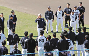 土井打撃コーチの第一声 小技の徹底 土井打撃コーチの第一声 小技の徹底