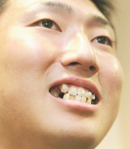 藤嶋、かみ合わせ改善で気合の投球磨く 藤嶋、かみ合わせ改善で気合の投球磨く