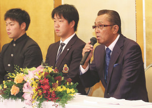 ドラフト1位・柳、大学時代のスタイルで挑む ドラフト1位・柳、大学時代のスタイルで挑む