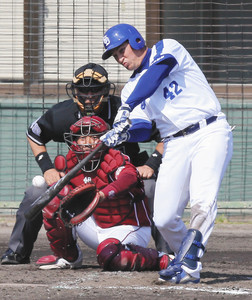 ゲレーロ、内角低め一閃 ゲレーロ、内角低め一閃