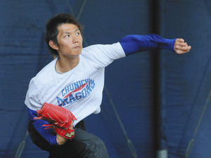 岡田、休日返上して読谷で汗 岡田、休日返上して読谷で汗