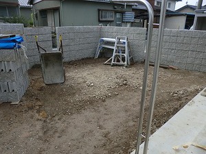 外構工事完成近づく 外構工事完成近づく
