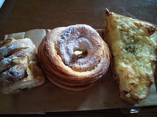 お昼ごパン♪