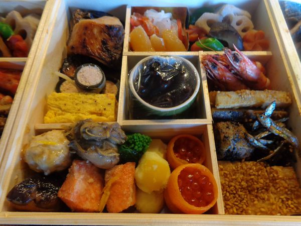 まだまだおせちの予約承り中です 年末年始のおしらせも まだまだおせちの予約承り中です 年末年始のおしらせも
