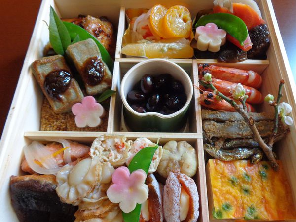 おせち料理ご注文承り中です。 おせち料理ご注文承り中です。