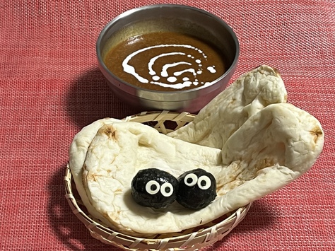 カレーをナンで食べる カレーをナンで食べる