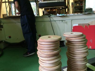 円盤が飛んでます！