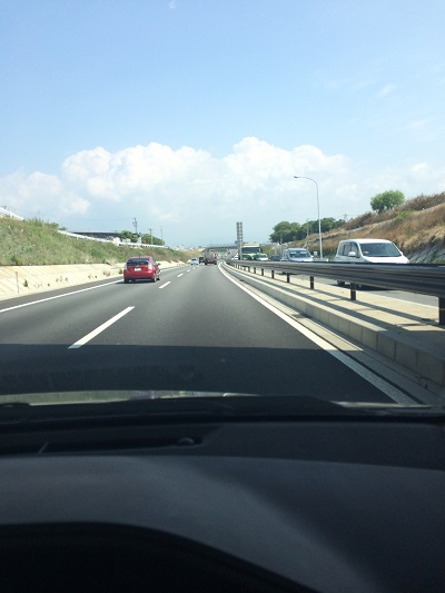 にわかに荷物がたまりだしました。
