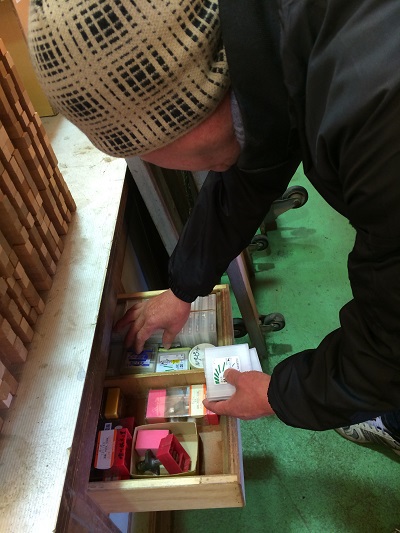 使い捨ての刃物！