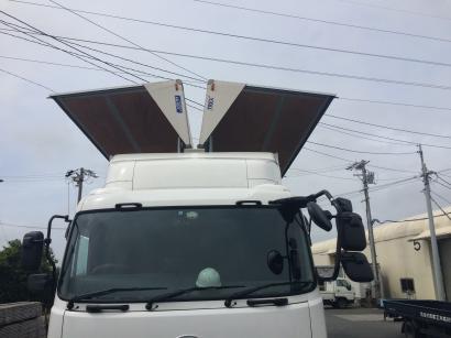 10ｔトラックで資材搬入
