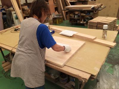 キャッシュトレーは下塗り
