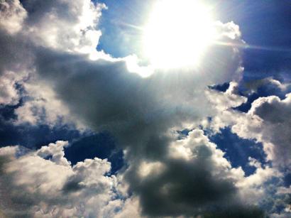 雲の間の太陽