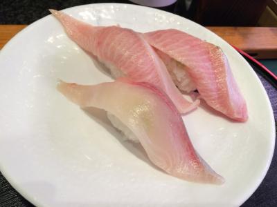 日本初の流れ鮨　魚がし鮨