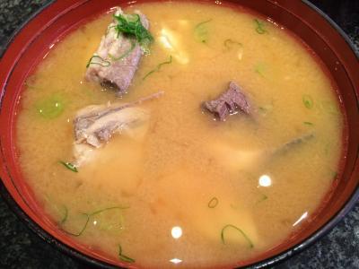 日本初の流れ鮨　魚がし鮨