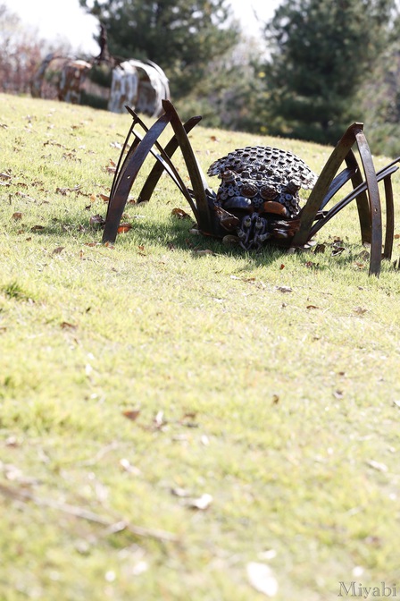 浜名湖ガーデンパークでカボチャと蜘蛛の鉄アート作品とハロウィン