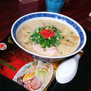 ご当地インスタントラーメン 店内で頂きました