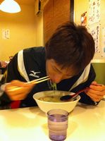 女装…