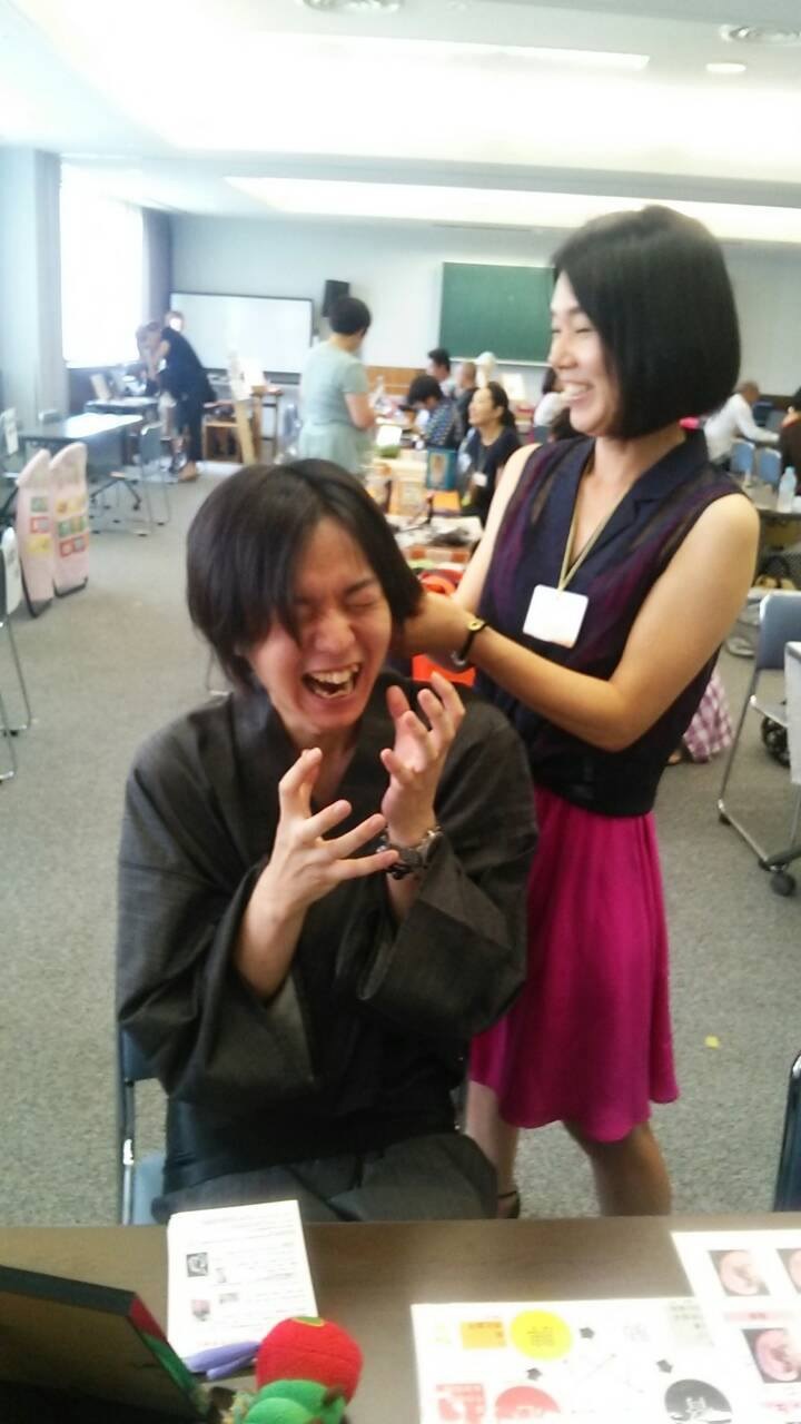 たくさんの方に耳つぼ体験していただきました たくさんの方に耳つぼ体験していただきました