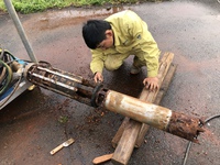 水中ポンプ洗浄 みんなの飲み水