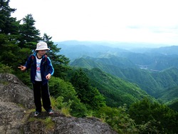 明神山へ