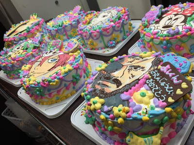 豊橋でカラフルなキャラクターケーキとパンケーキが楽しめるお店 ブランティーグル 豊川 キャラクターケーキ