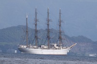海王丸が投錨