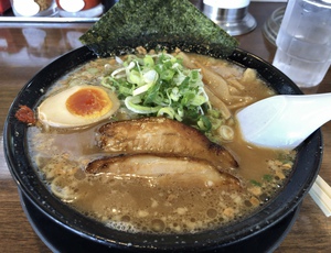 三河開化亭『黒ラーメンこってり』