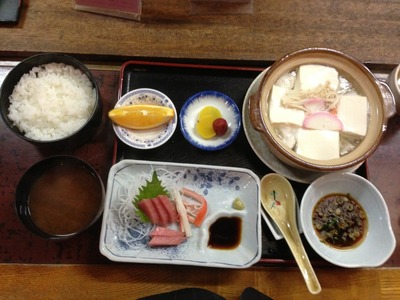 寒い日には湯豆腐定食
