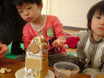 2,3歳専門講座　本当に食べれるお菓子の家