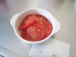 頂いた完熟トマトを、シンプルレシピで食べてみました。