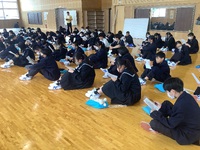 鳳来中　1年生明日は「やまびこの丘研修」です