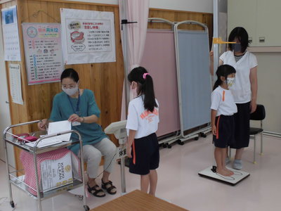 1,2,3年生の身体測定がありました