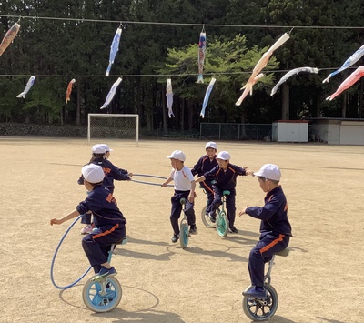 こいのぼりが泳いでいます