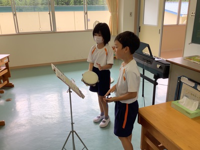 リズムをかさねて楽しもう