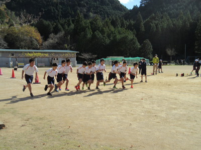 好天に恵まれて持久走大会