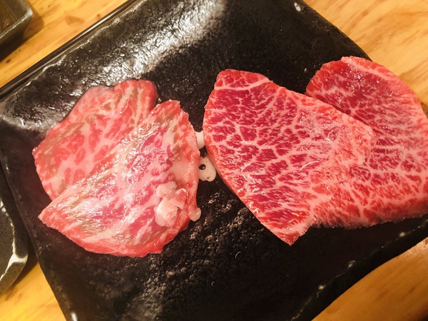 立喰い焼肉　　治郎丸　　さん　　で　　焼肉　　☆