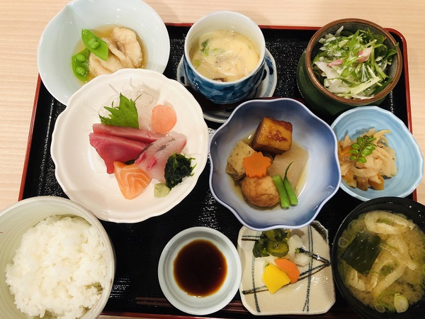 食彩和楽　　かとう　　さん　で　　　ランチ　　☆